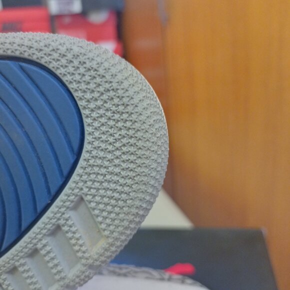 Size 10.5 - Jordan 3 Retro Varsity Royal 2020 OG box excellent condition - Picture 4 of 14